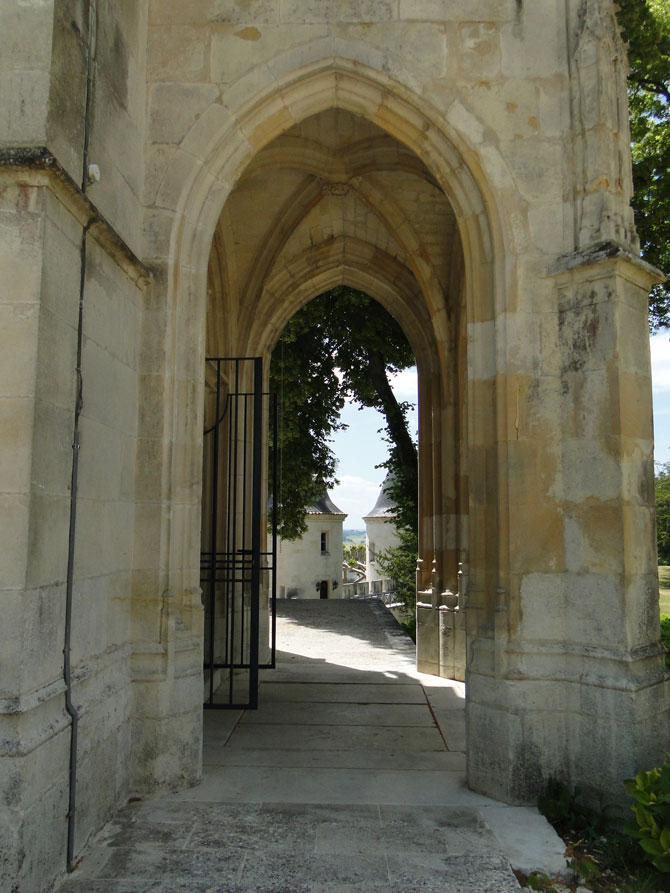 Chateau life Concrete arches