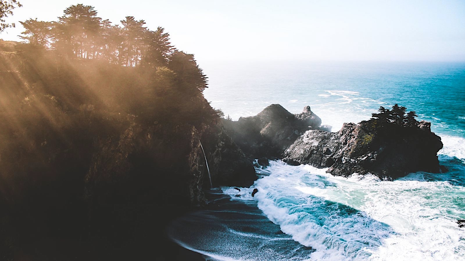 How to bring beach coast decor right into your home | DESIGN THE LIFE YOU WANT TO LIVE | Lynne Knowlton