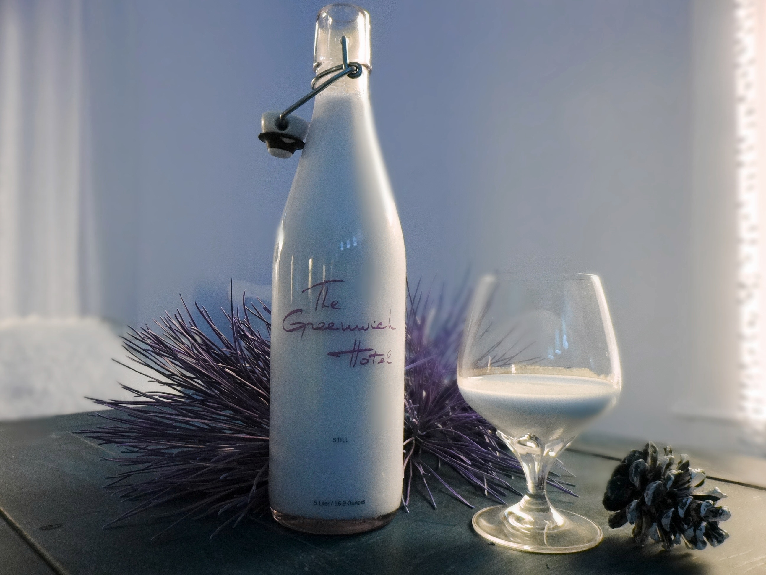 Homemade Baileys recipe. A DELISH Christmas recipe. A fantastic inexpensive gift ! Baileys Recipe, Baileys Irish Cream