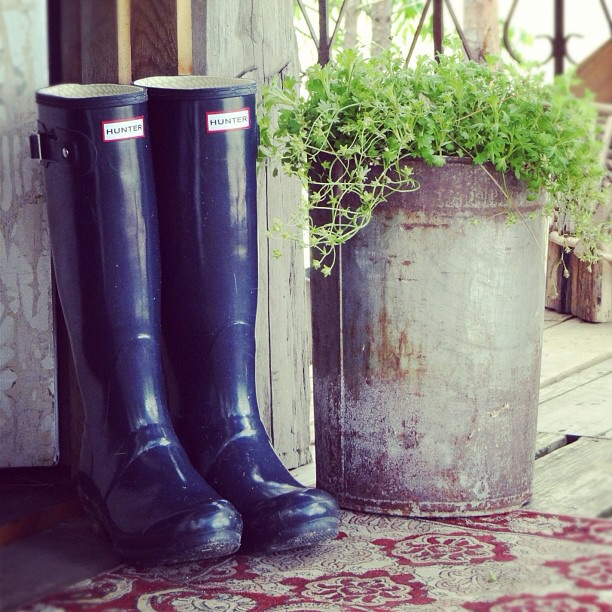 Hello AMAZING, let's hold hands & snoop through my house --> http://wp.me/p38cMm-3gK #HomeTour #DIY #ideas