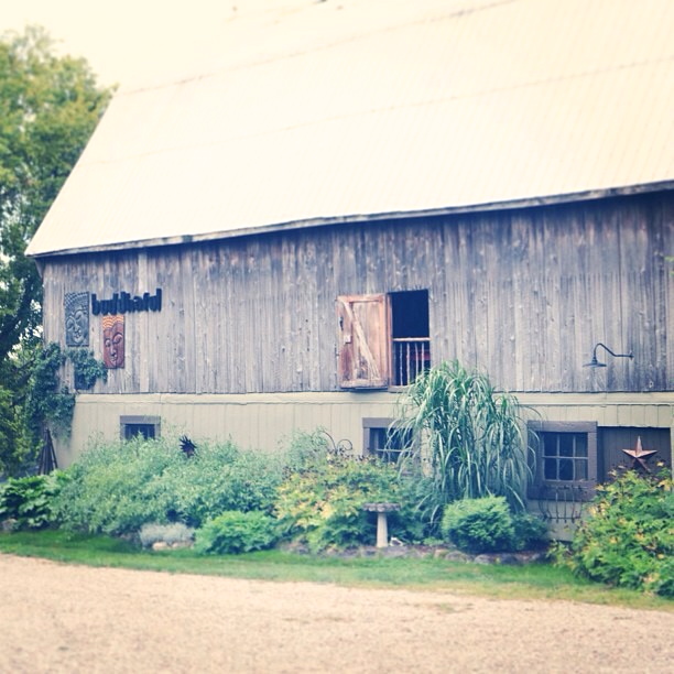 Hello AMAZING, let's hold hands & snoop through my house --> http://wp.me/p38cMm-3gK #HomeTour #DIY #ideas