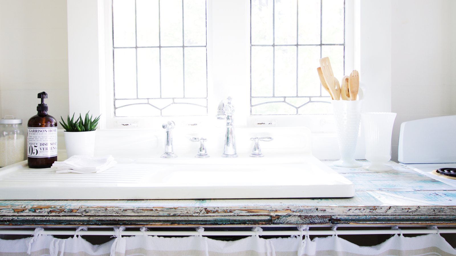 Shop for knitting needles, handcrafted jewelry and door track hardware on DESIGN THE LIFE YOU WANT TO LIVE | Lynne Knowlton