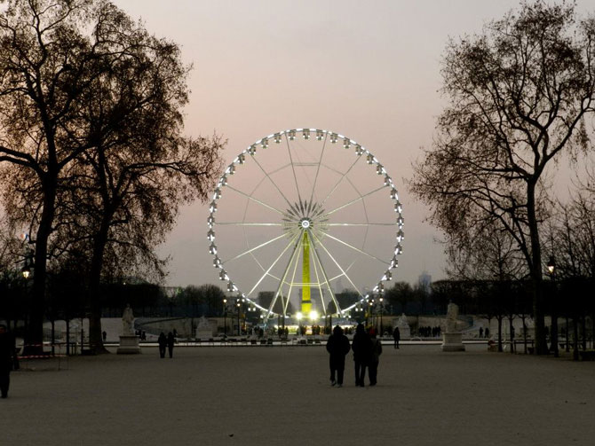 Photo by my awesome friend Norma at http://mybeautifulparis.com Visiting PARIS is like dating the HOT guy in High School #Paris #Travel #Adventure via @lynneknowlton Design The Life You Want to Live