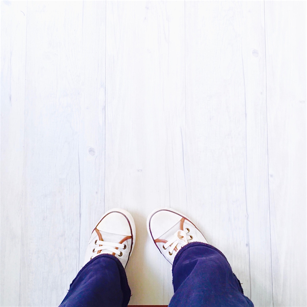 How to make essential oil toilet spray { Labels included }