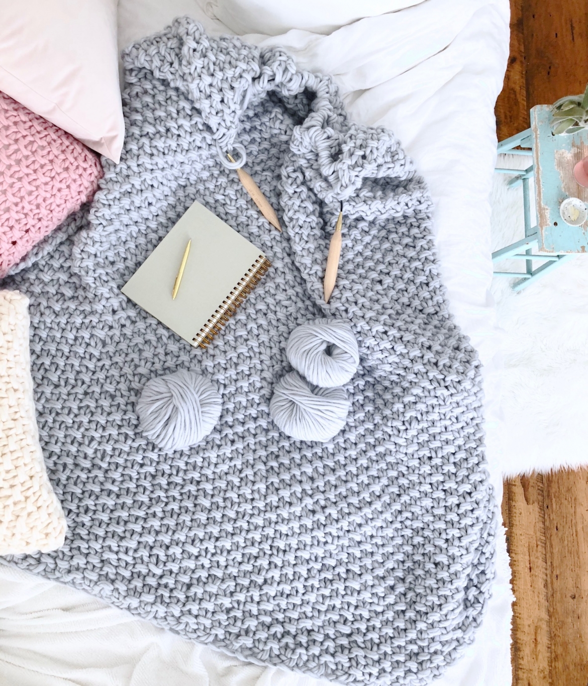 FREE chunky knit blanket pattern. Knit a blanket in a ...