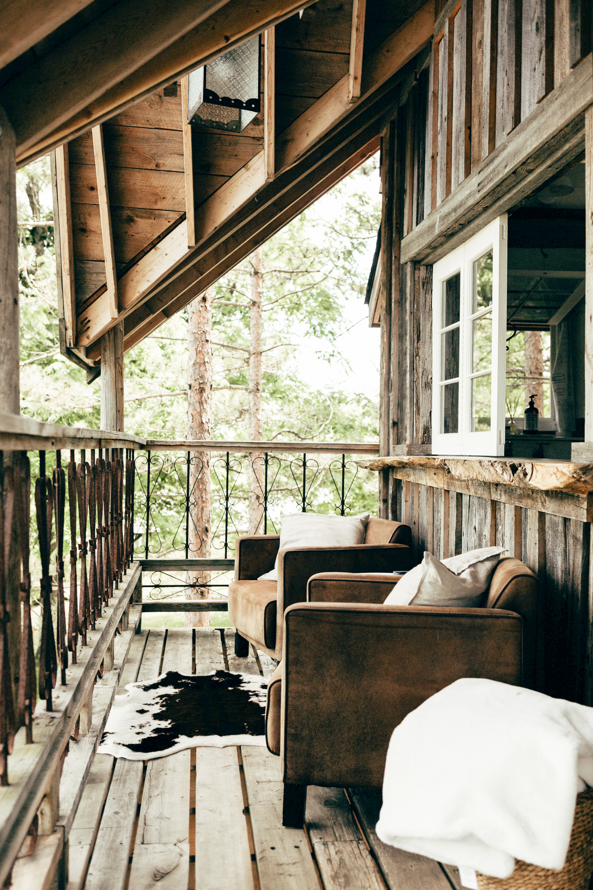 Treehouse + Cabin Retreat by Lynne Knowlton Treehouse + Cabin Retreat by Lynne Knowlton