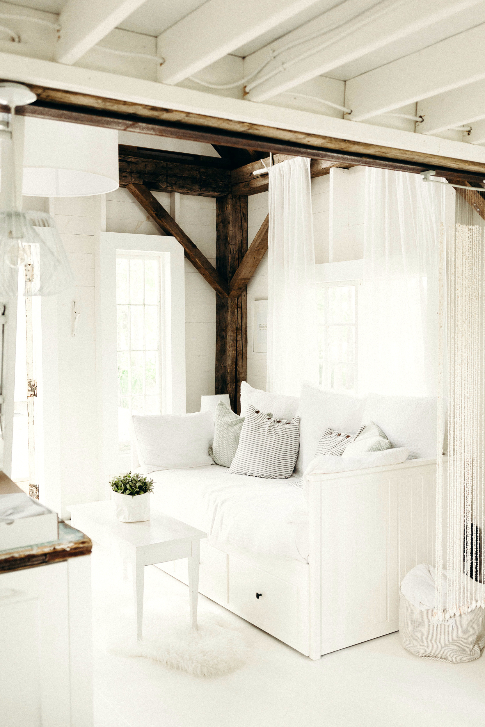 Treehouse + Cabin Retreat by Lynne Knowlton