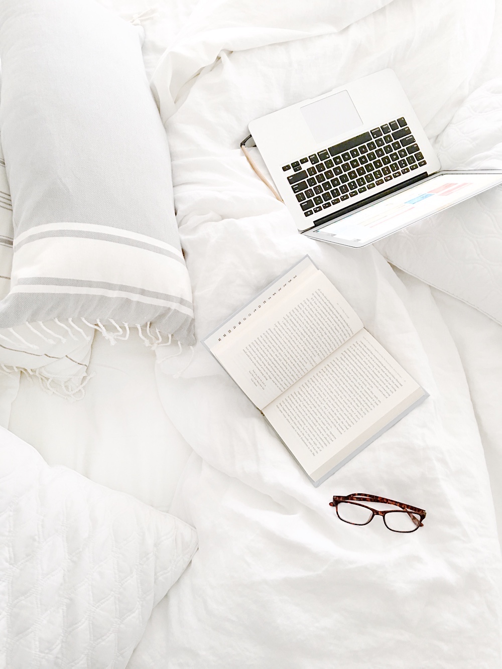 Theeee comfiest mattress in the history of ever via DESIGN THE LIFE YOU WANT TO LIVE by Lynne Knowlton xx