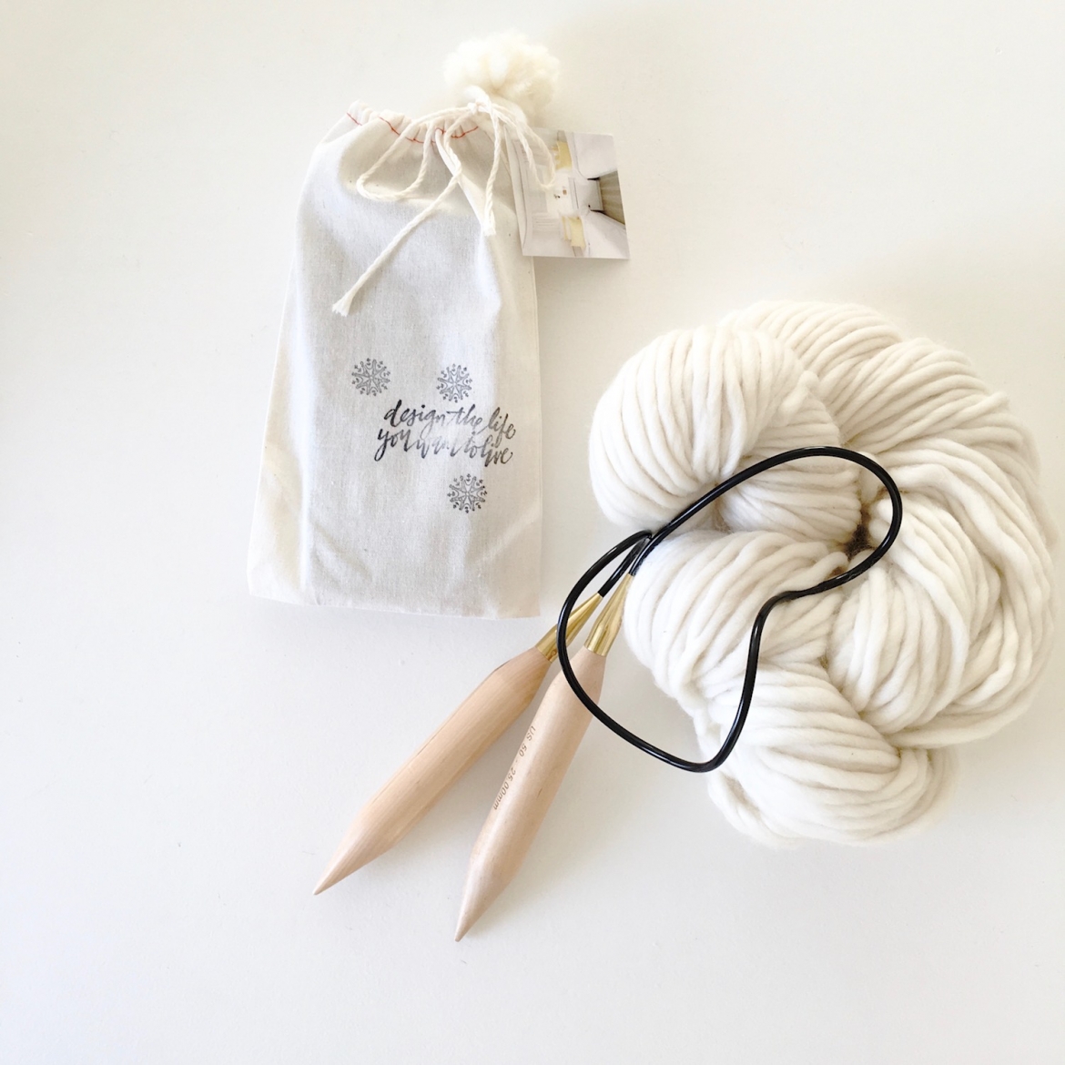 FREE Chunky Knit Blanket Pattern with tassels ! Design The Life You